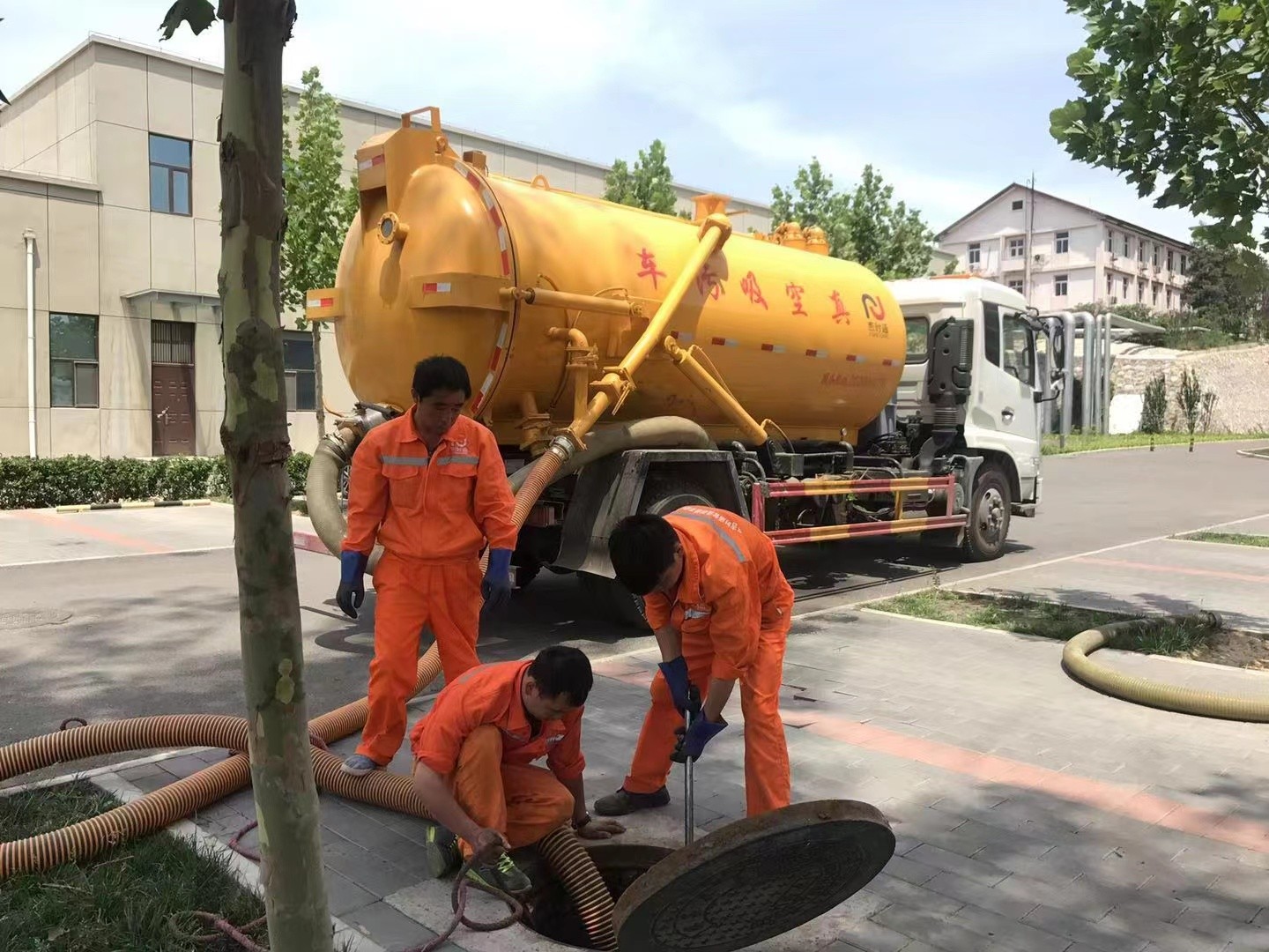 商州化粪池清理与5-8吨吸粪车施工效率分析